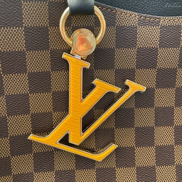 Louis Vuitton Riverside Bag (Dustbag Included) - Picture 3 of 13